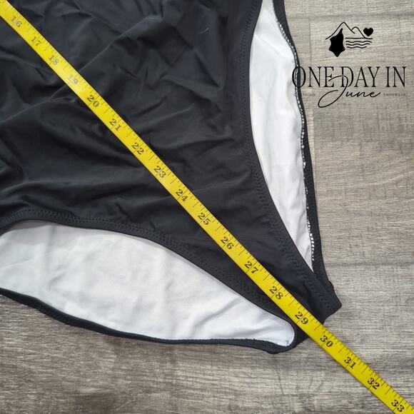 Suuksess Halter Cross Front One Piece Swimsuit Size M - Picture 5 of 6